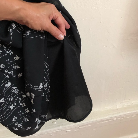 Ronni Nicole Maxi dress black with white flowers. - Picture 6 of 9